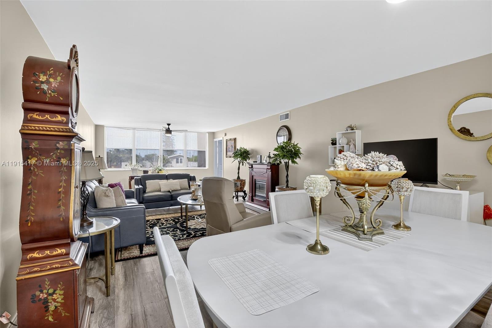 SUNRISE LAKES 211 CONDO - Residential