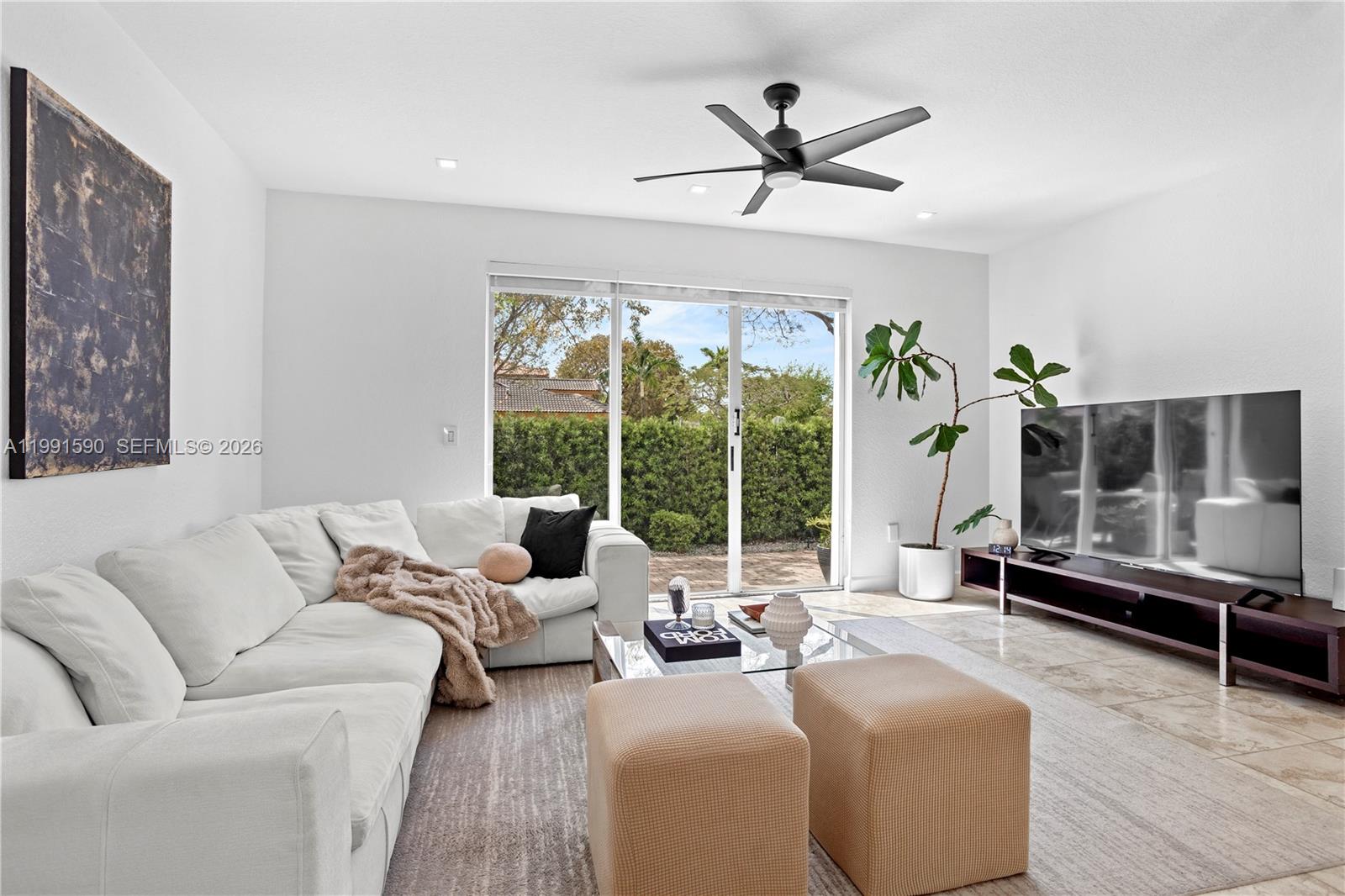 ISLANDS AT DORAL - Residential