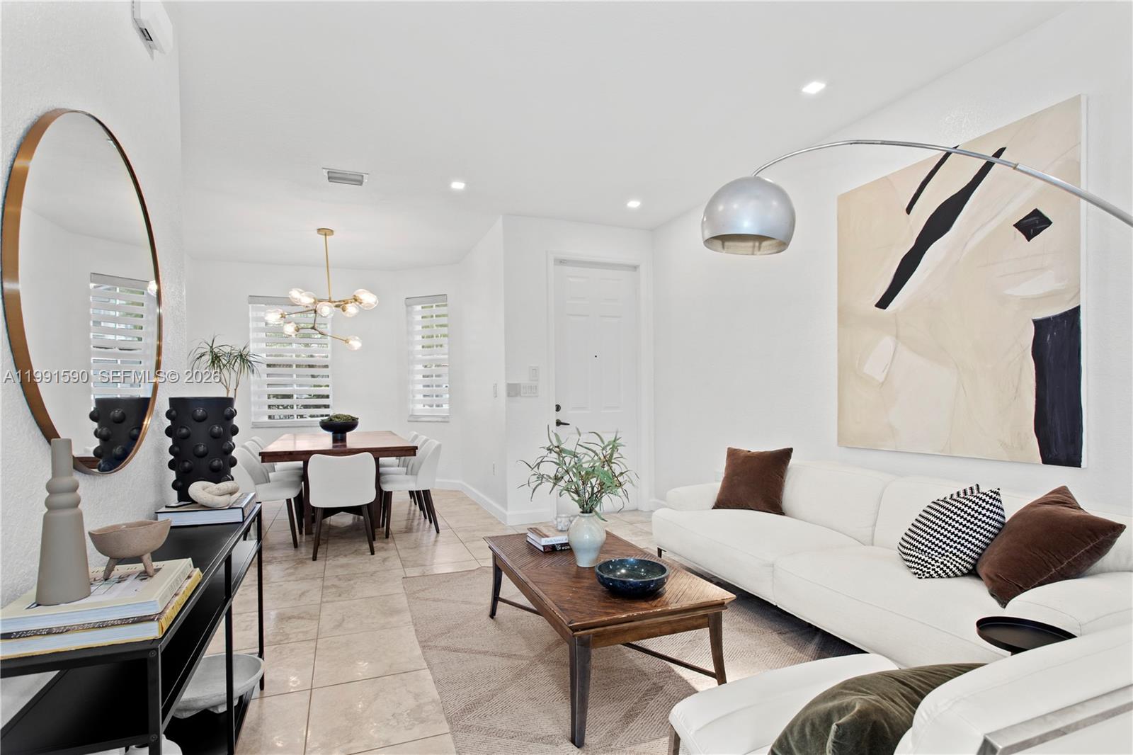 ISLANDS AT DORAL - Residential