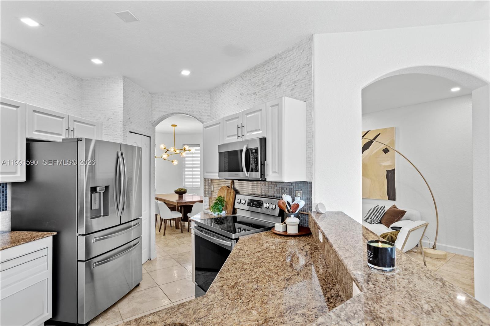 ISLANDS AT DORAL - Residential
