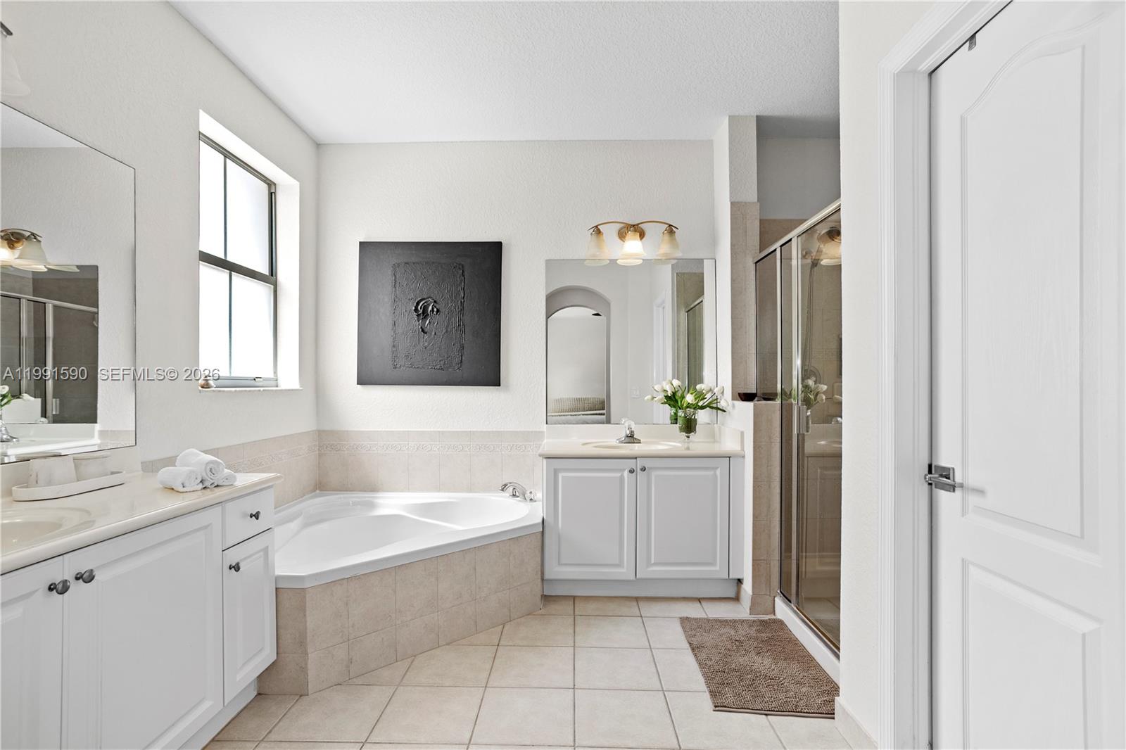 ISLANDS AT DORAL - Residential