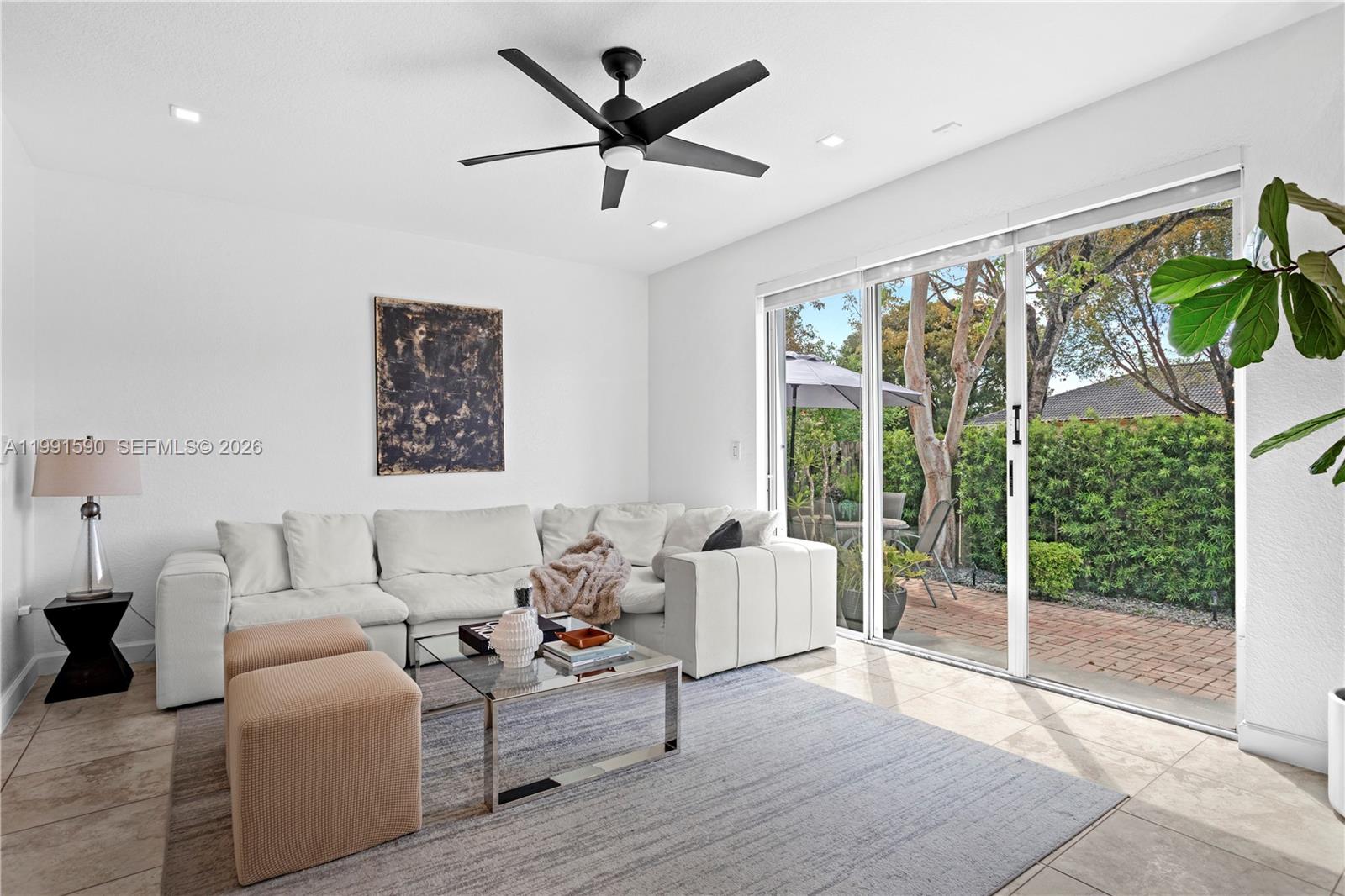 ISLANDS AT DORAL - Residential