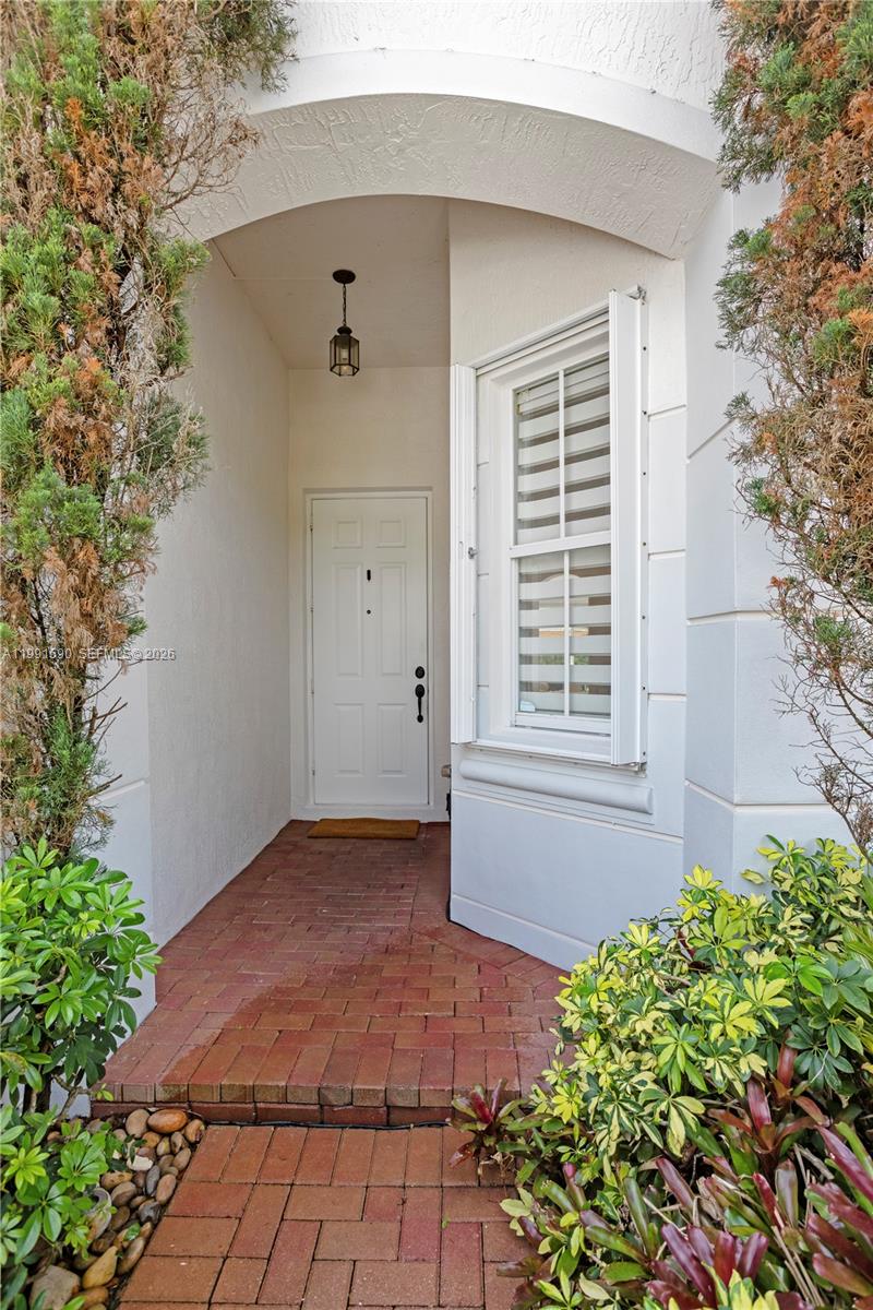 ISLANDS AT DORAL - Residential