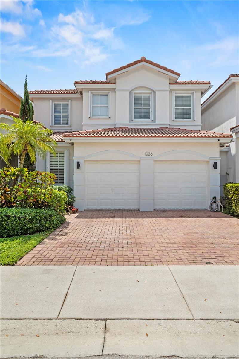 ISLANDS AT DORAL - Residential