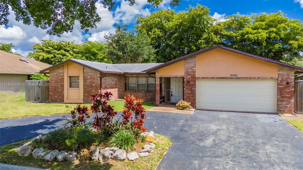 Photo of 6955 NW 18th St, Margate, FL 33063 (MLS # A11855493)