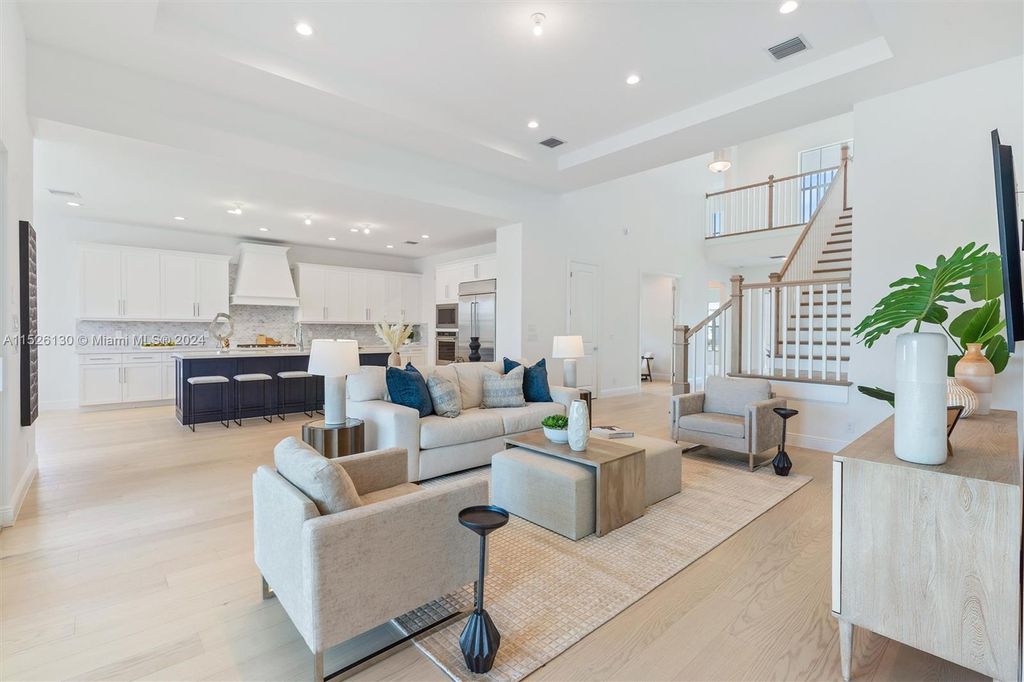 Photo of 9345 Crestview Cir, Palm Beach Gardens, FL 33412 (MLS # A11526130)