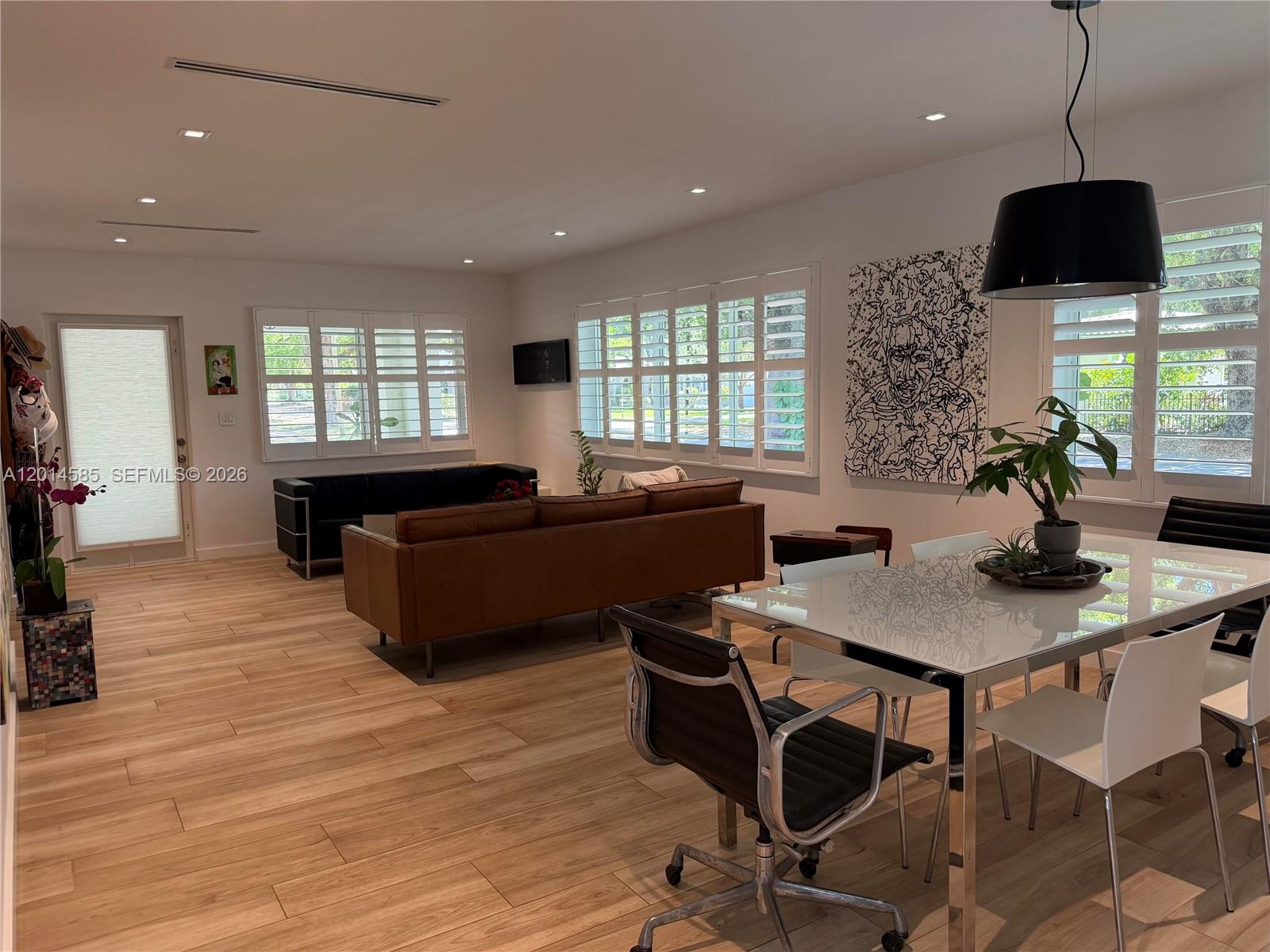 CORAL GABLES BISC BAY SEC - Residential