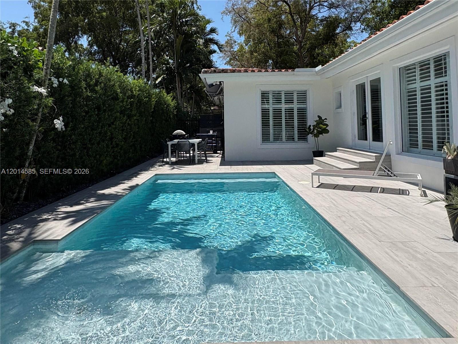CORAL GABLES BISC BAY SEC - Residential