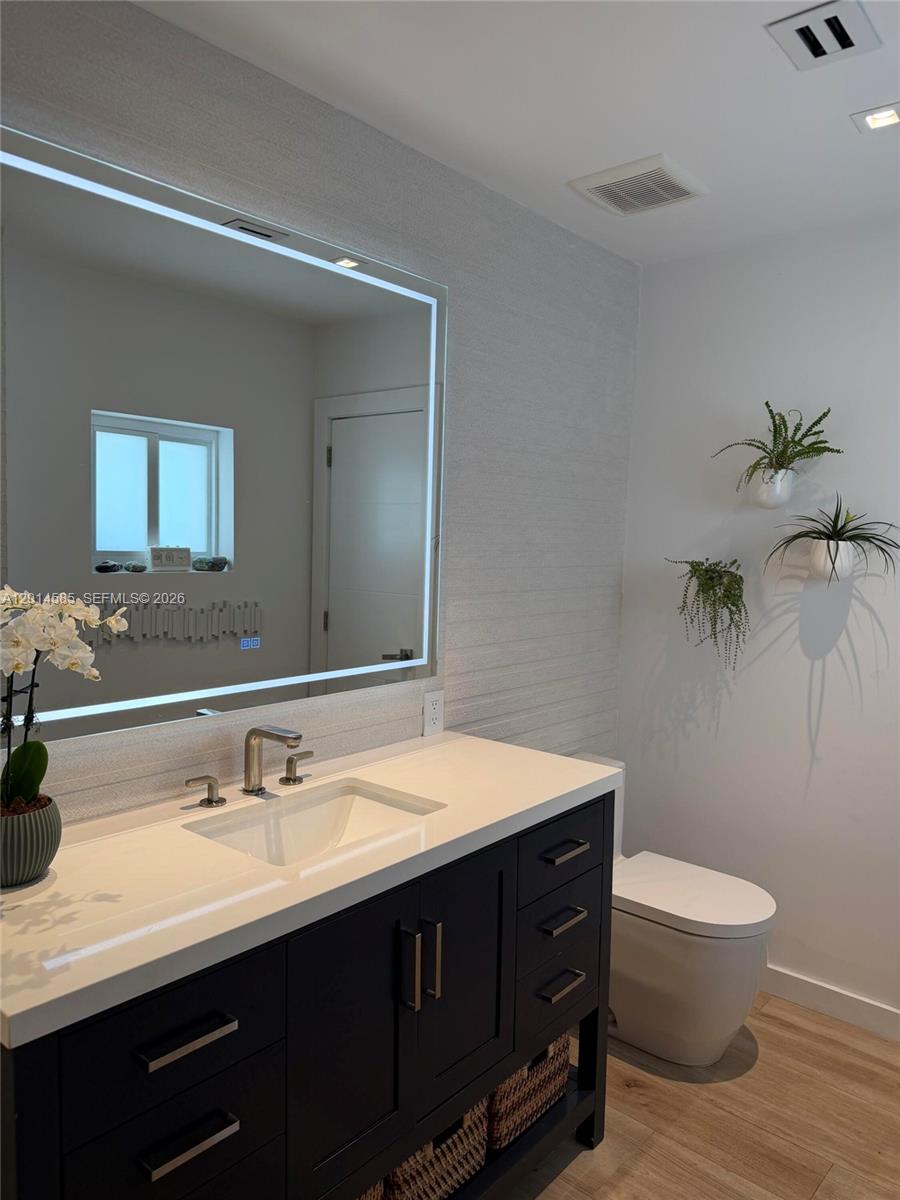 CORAL GABLES BISC BAY SEC - Residential