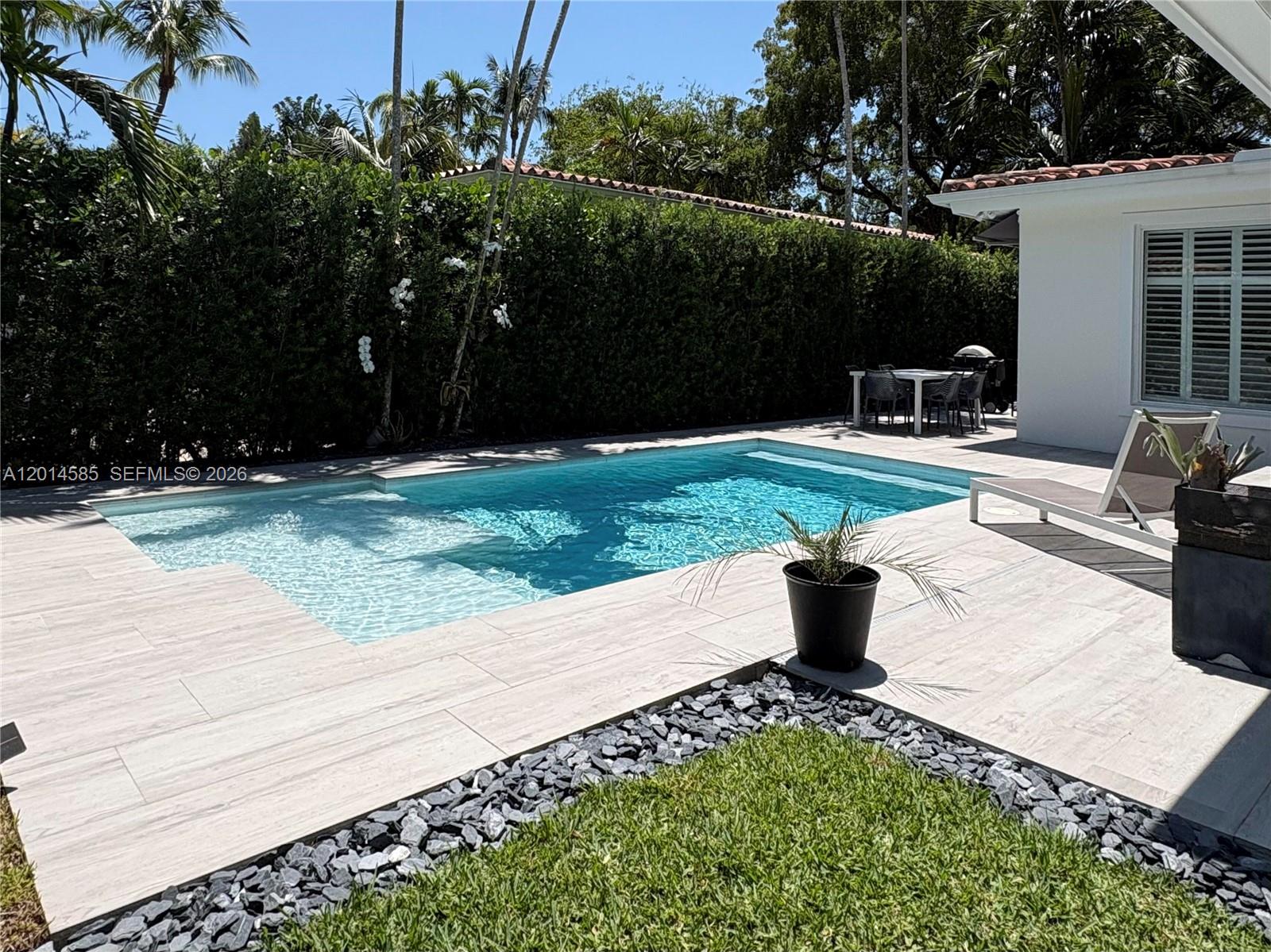 CORAL GABLES BISC BAY SEC - Residential