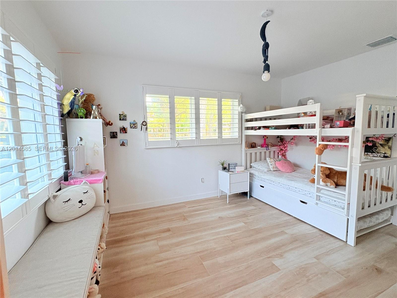 CORAL GABLES BISC BAY SEC - Residential