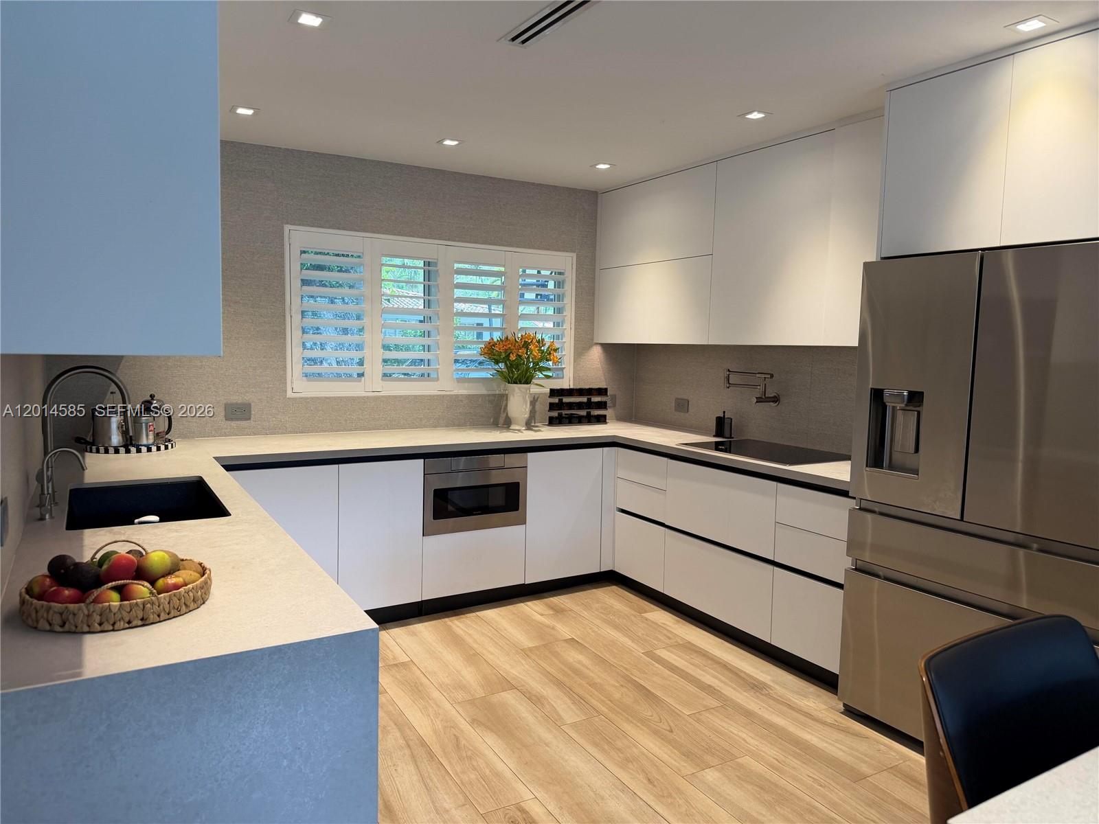 CORAL GABLES BISC BAY SEC - Residential