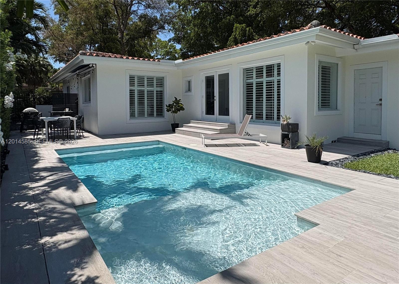 CORAL GABLES BISC BAY SEC - Residential