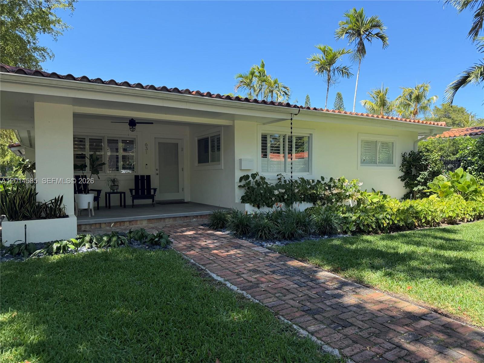 CORAL GABLES BISC BAY SEC - Residential
