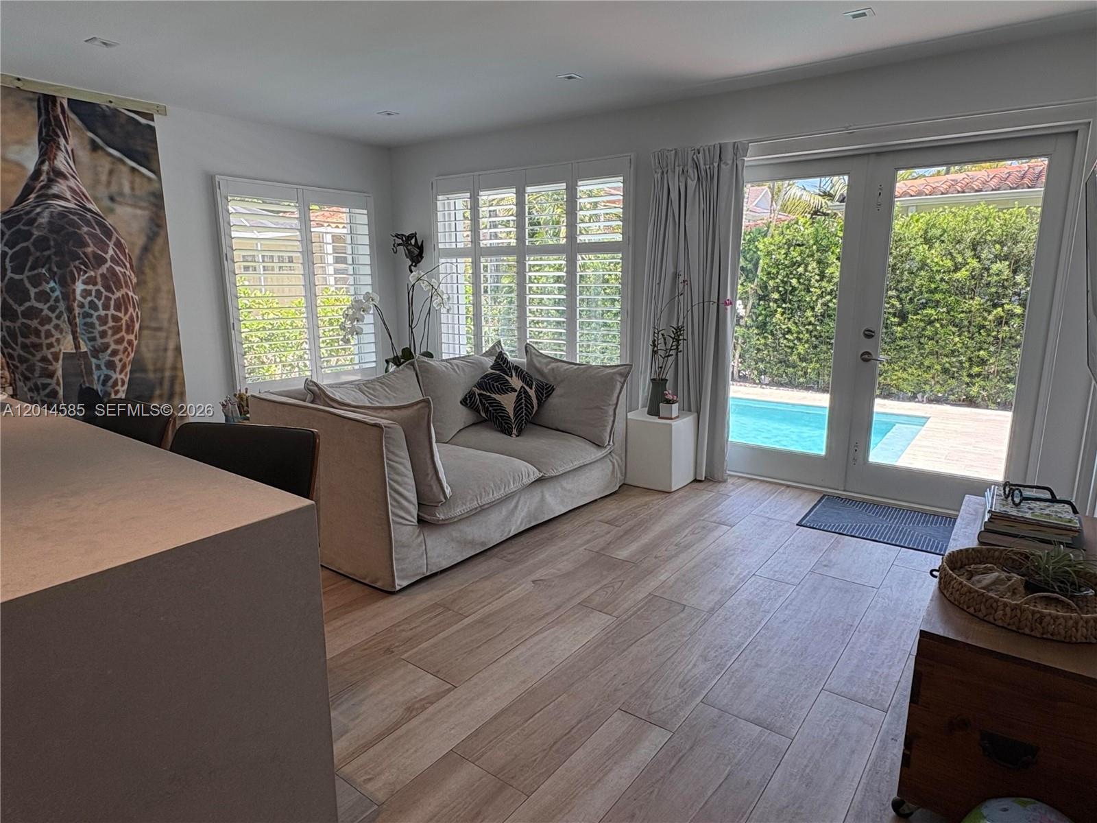 CORAL GABLES BISC BAY SEC - Residential