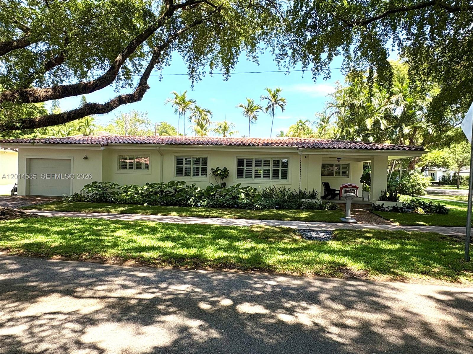 CORAL GABLES BISC BAY SEC - Residential