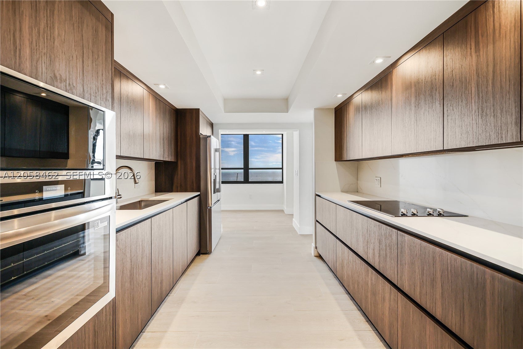 2 Grove Isle Dr