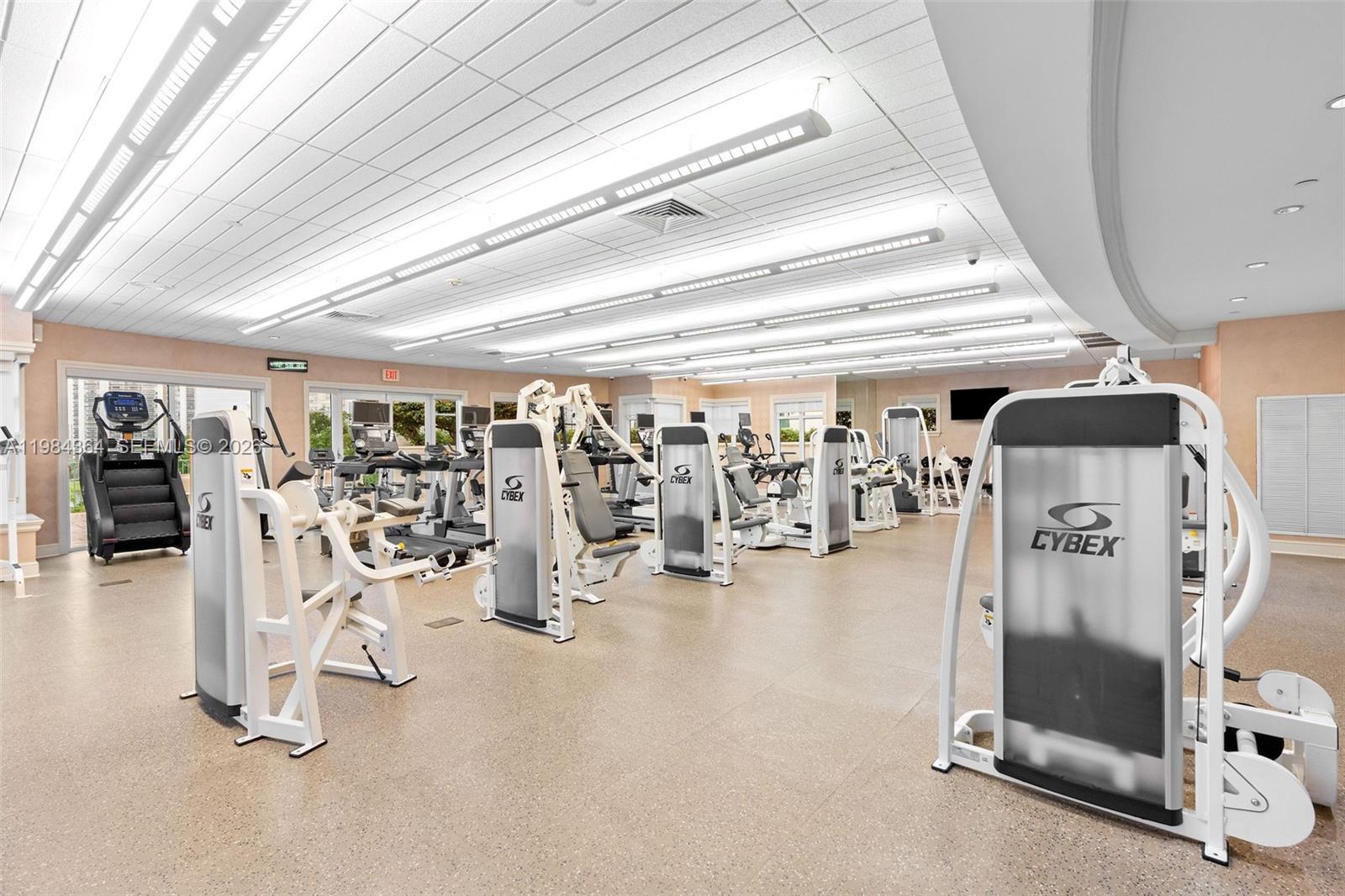 TURNBERRY VLG NO TOWER CO - Residential