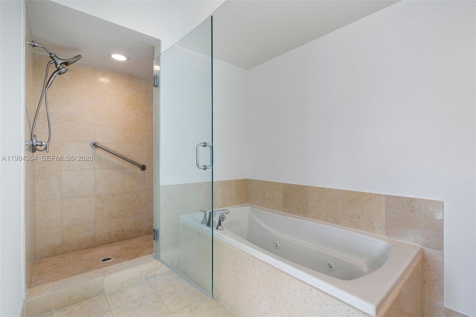 TURNBERRY VLG NO TOWER CO - Residential