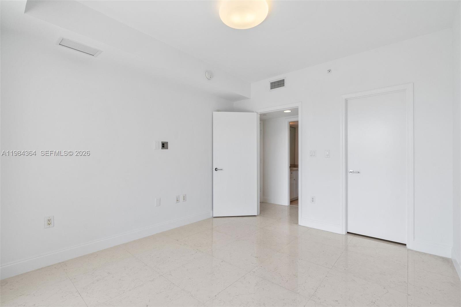 TURNBERRY VLG NO TOWER CO - Residential