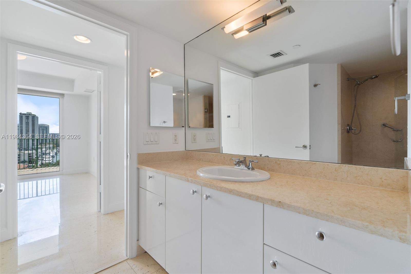 TURNBERRY VLG NO TOWER CO - Residential