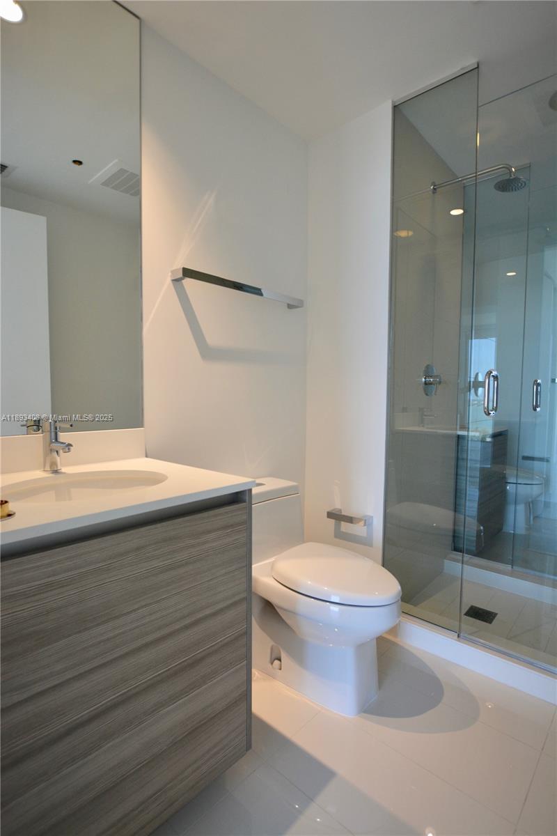 3401 MIDTOWN CONDO - Residential Lease