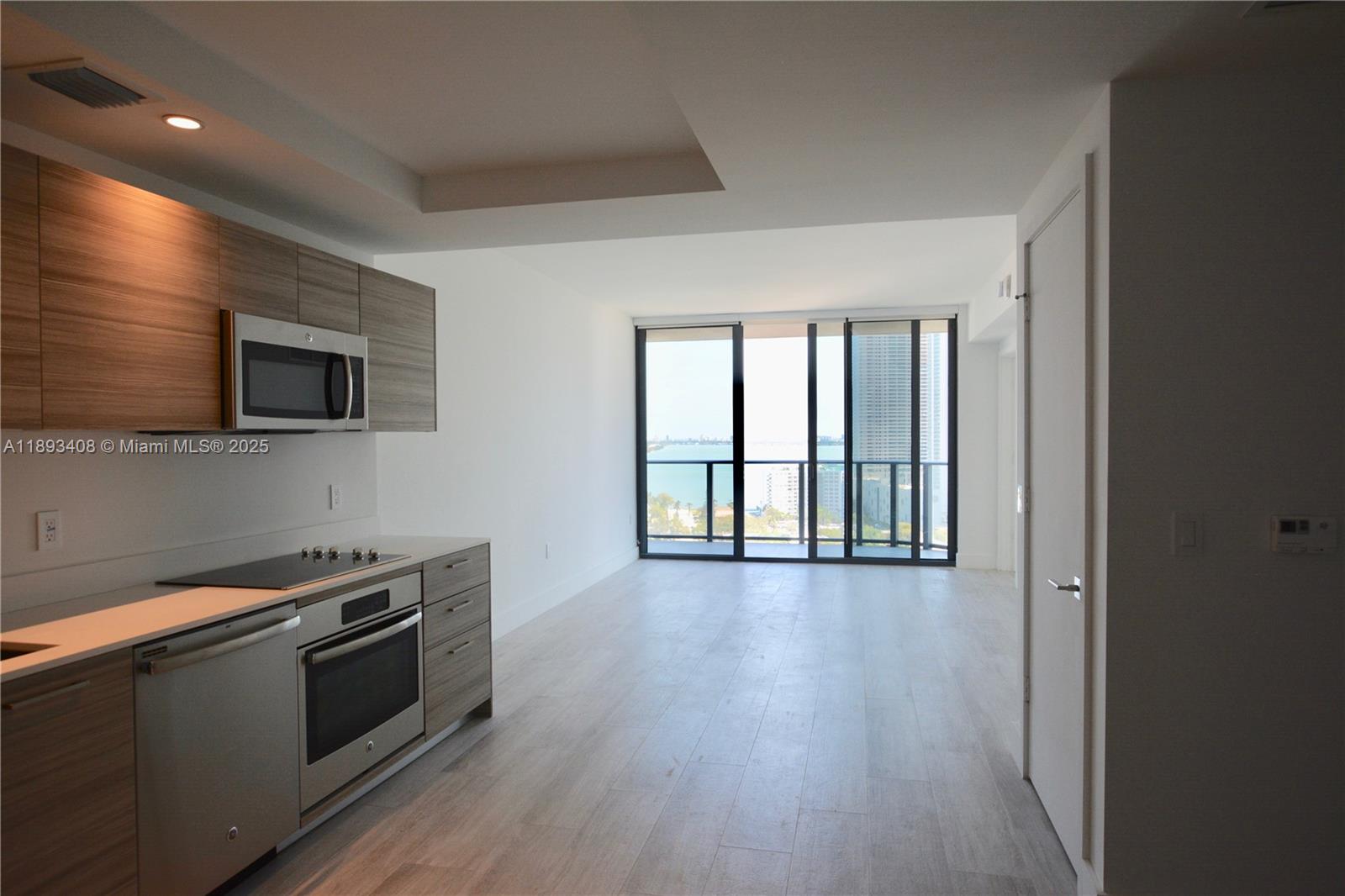 3401 MIDTOWN CONDO - Residential Lease