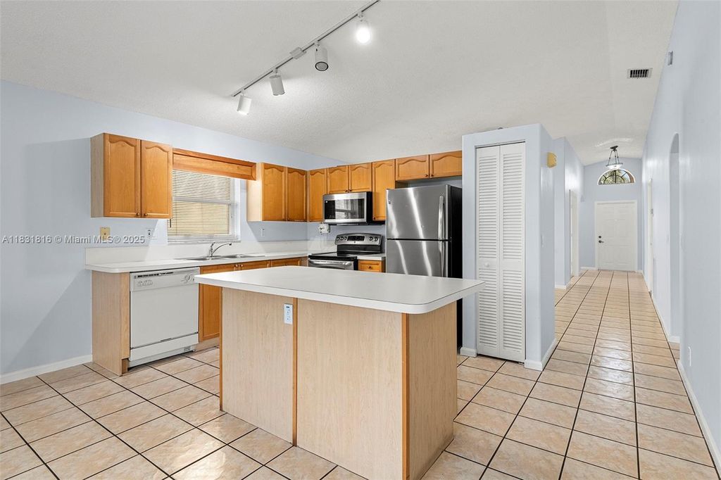 Photo of 5618 Kingsmill Ct, Lake Worth, FL 33463 (MLS # A11831816)