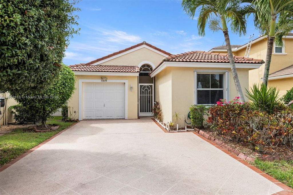 Photo of 5618 Kingsmill Ct, Lake Worth, FL 33463 (MLS # A11831816)