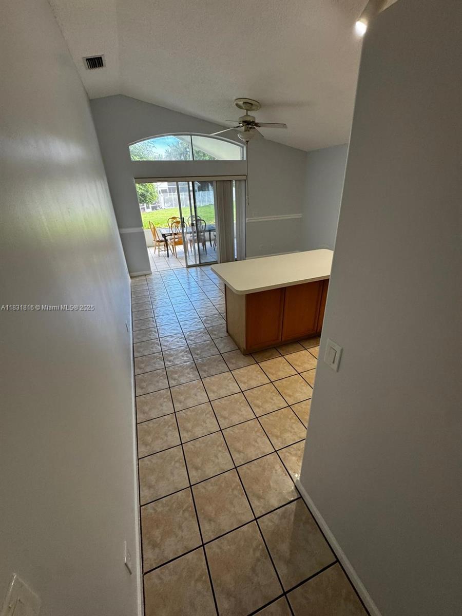 5618 Kingsmill Ct