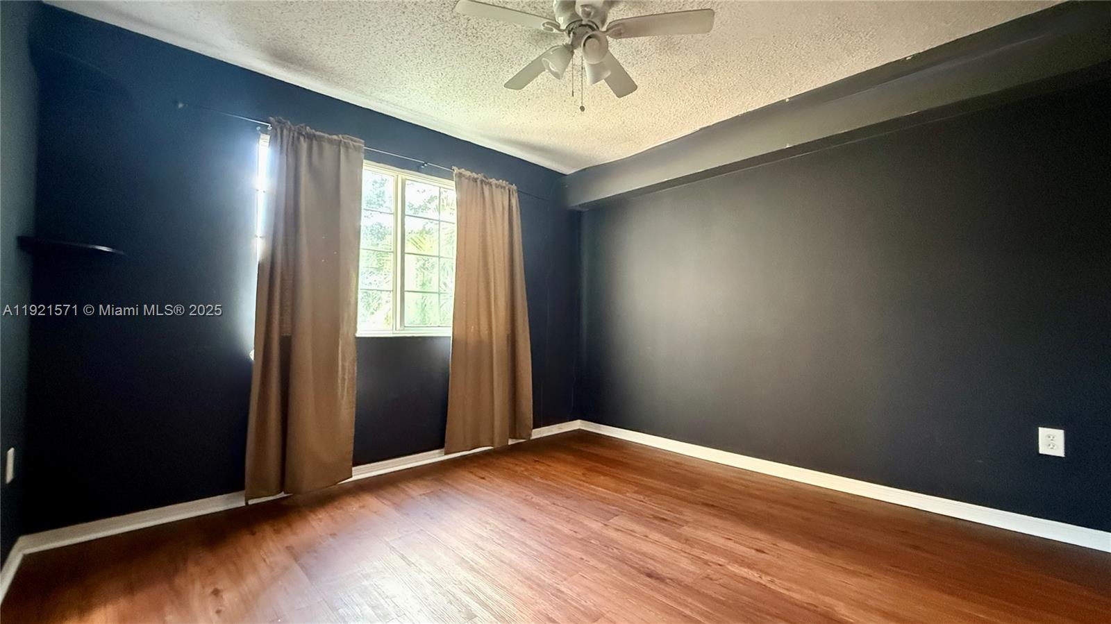 GRAND ISLES CONDO - Residential Lease