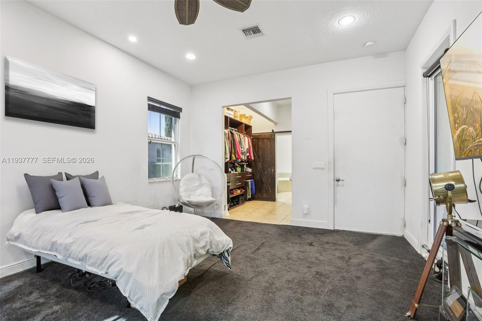 TARALYNE OAKS - Residential