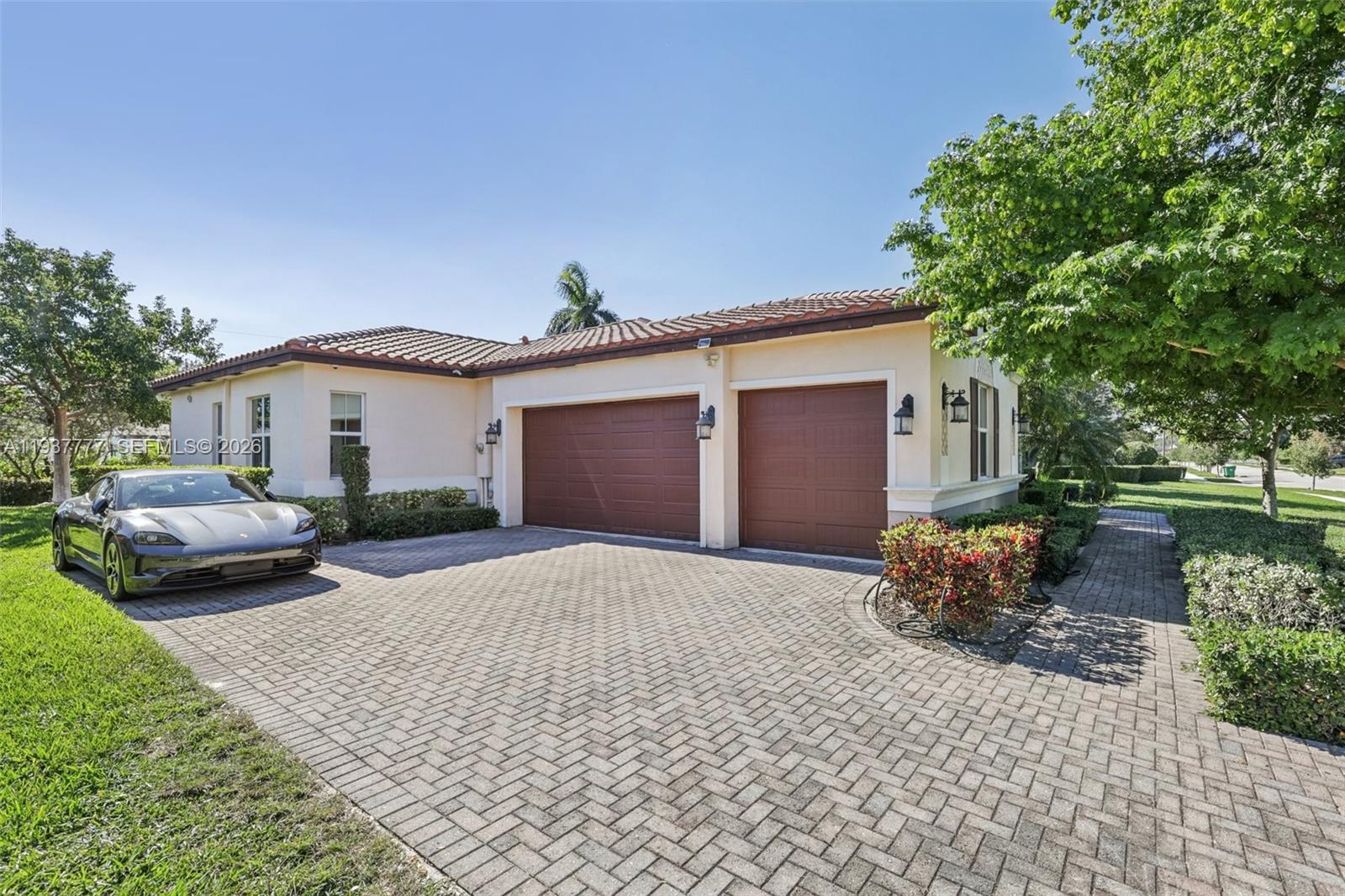 TARALYNE OAKS - Residential