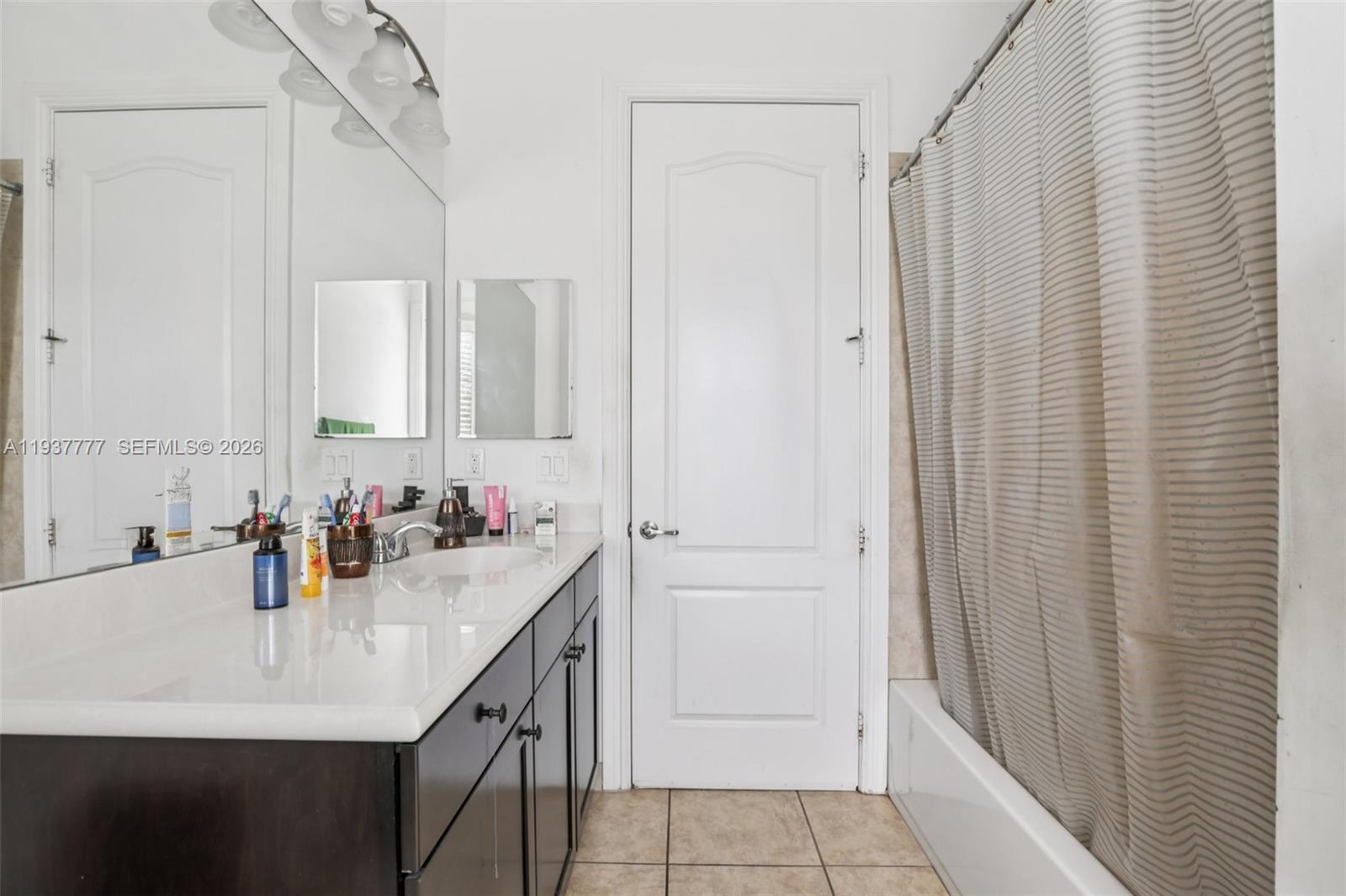 TARALYNE OAKS - Residential