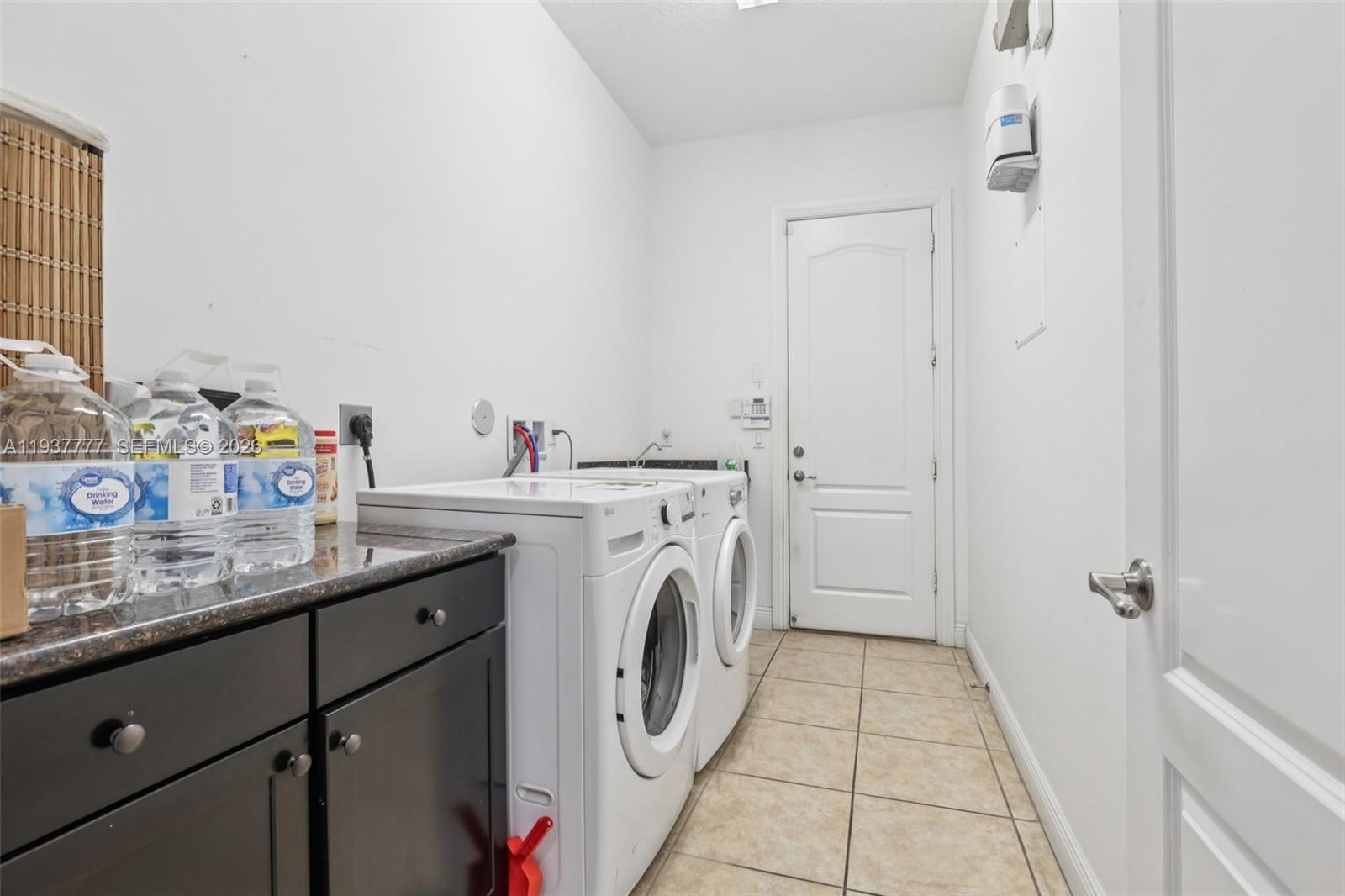 TARALYNE OAKS - Residential