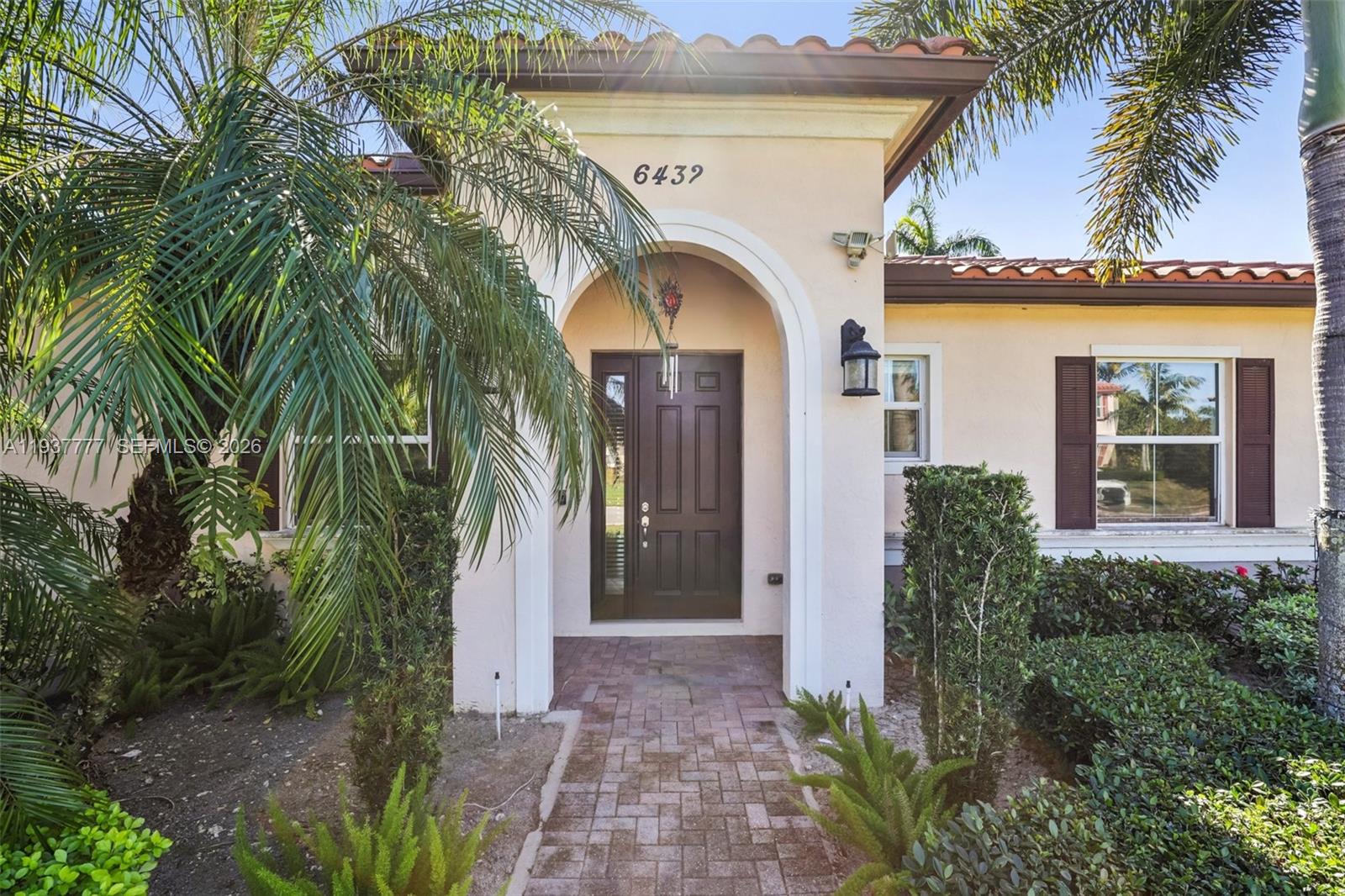 TARALYNE OAKS - Residential