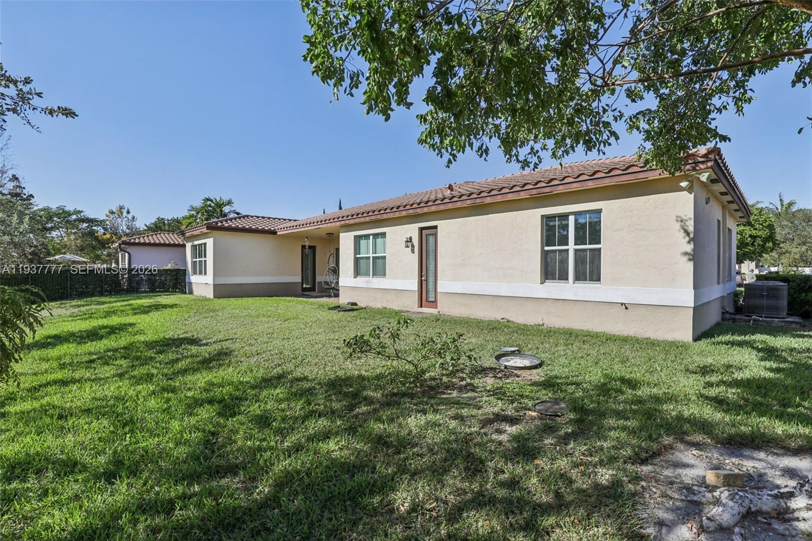 TARALYNE OAKS - Residential