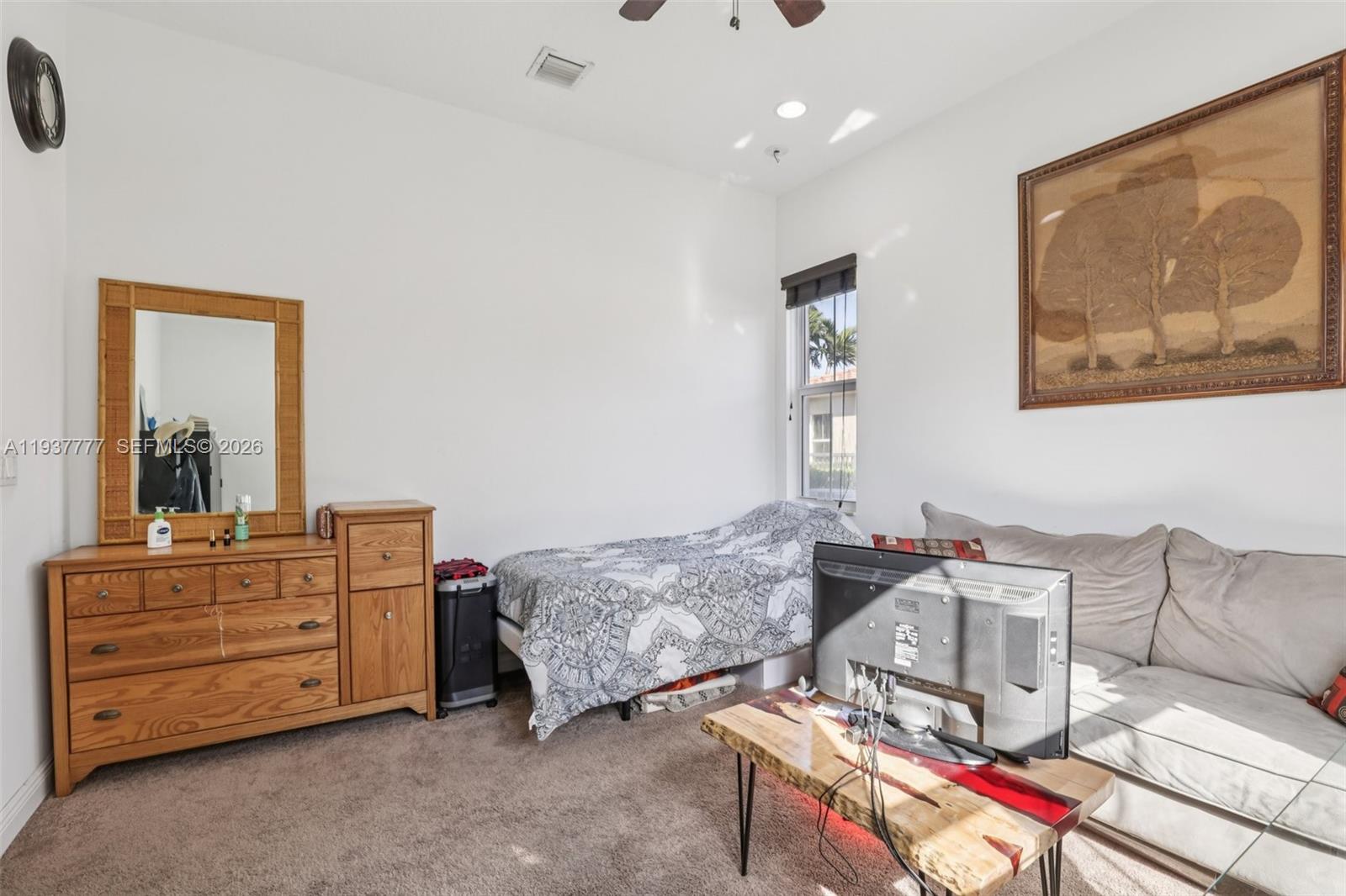 TARALYNE OAKS - Residential