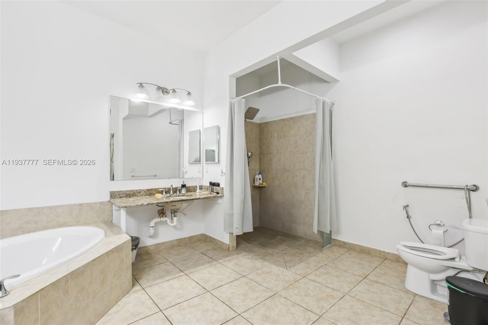 TARALYNE OAKS - Residential