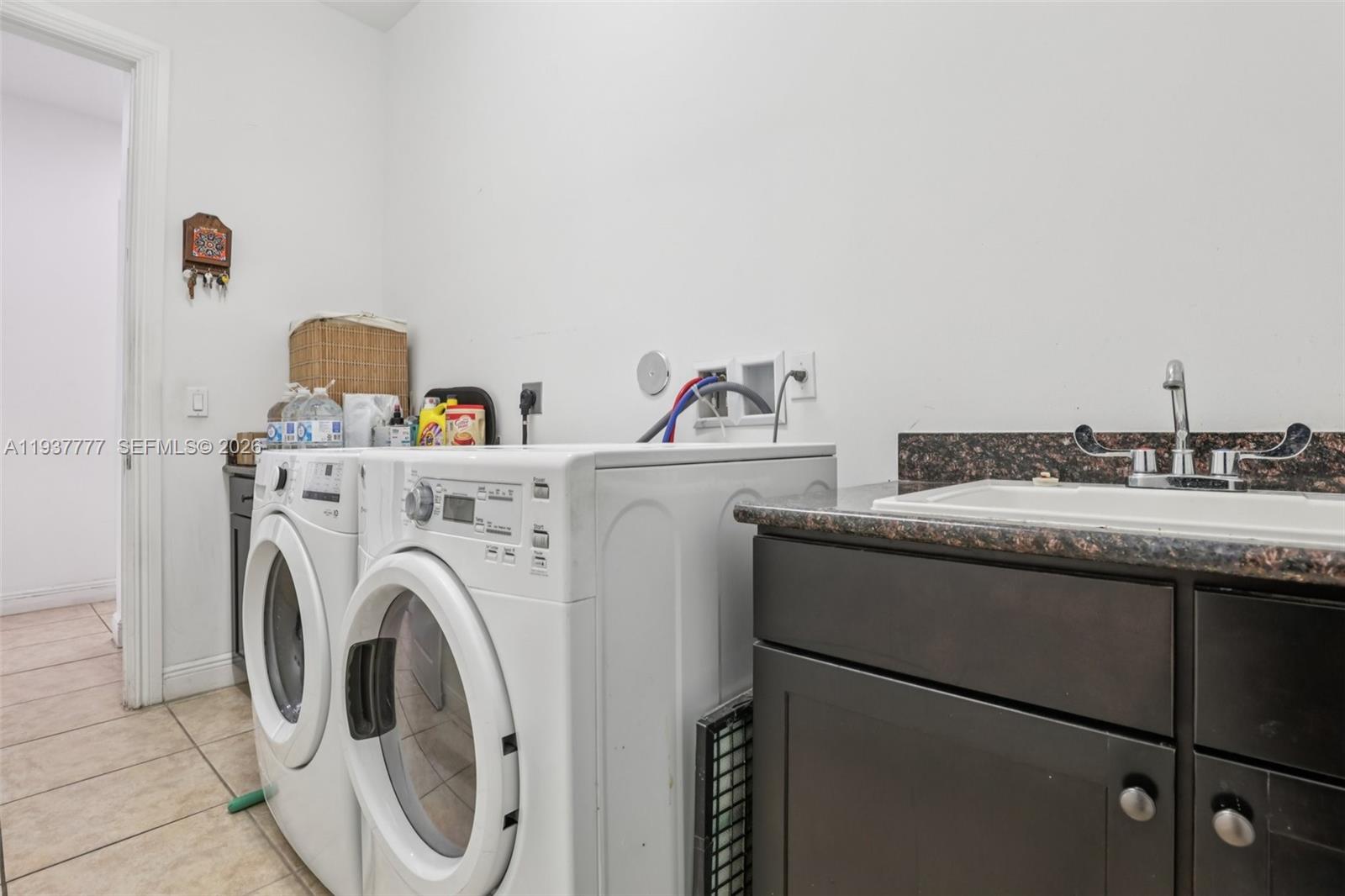 TARALYNE OAKS - Residential