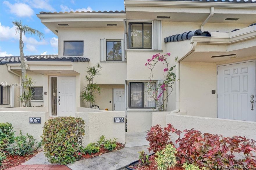 FHA APPROVED. 1ST FLOOR  REMODELED SPLIT BEDROOM CONDO CENTRALLY LOCATED WITH EASY ACCESS TO HIGHWAYS, MALLS, HOUSES OF WORSHIP, RESTAURANTS AND SHOPPING