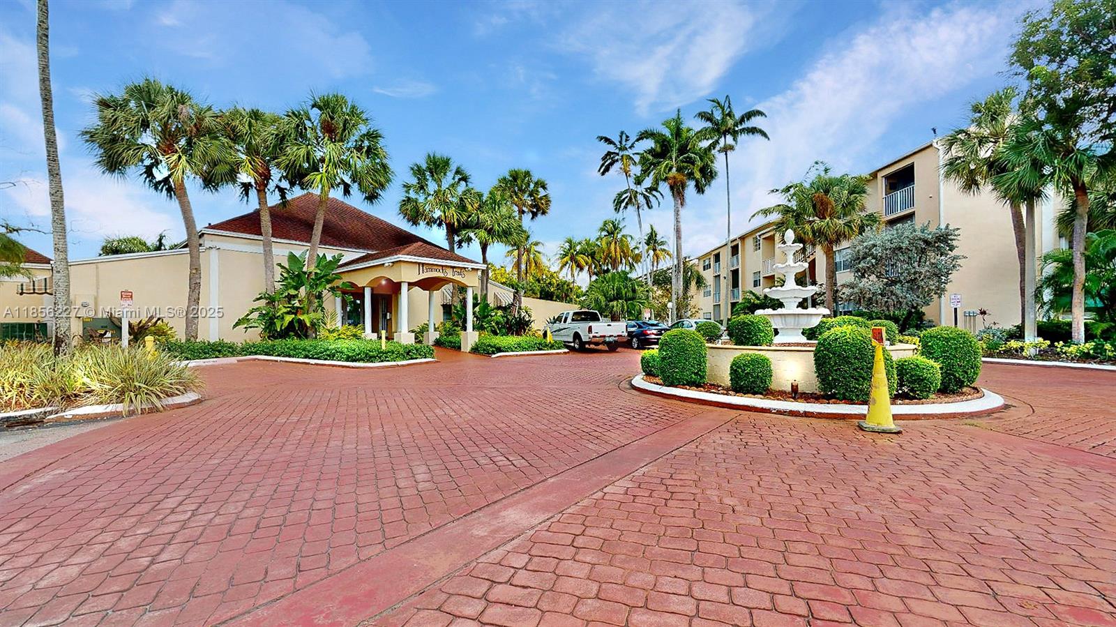 Location! This Very Comfortable 1Bedroom,1 Bathroom Apartment is Conveniently Located at the Tropical Area of Hammocks, with Easy Access to Main Roads, Restaurants, and Shoppings. This Unit has a Huge Master Closet, Very Large Balcony and a Laundry Room. New Stainless Steel Stove and Refrigerator. Brand New Modern Flooring Throughout. Ideal Community to Relax, Walk or Bike Around the Lake and Enjoy of the Many Amenities like Pool, Jacuzzi, Club House and More. Easy to Show! Only first month and one month deposit required.