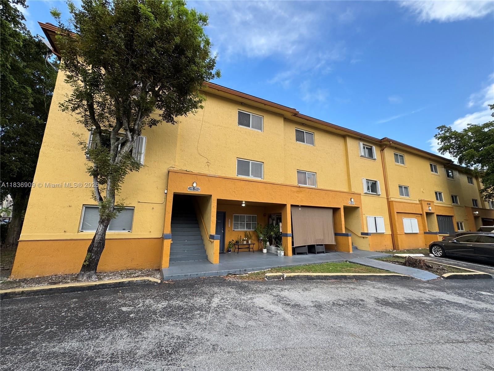 Feels Like a Townhome! Spacious corner 2-story, 1-bedroom condo located in desirable West Kendall @ Waterview. The first floor features open living areas, kitchen, a half bath, and a private balcony. Upstairs, the master suite includes a full bath for your comfort and privacy. Substantially remodeled with tile floors on the first level and wood flooring on the staircase and second floor. In-unit washer and dryer included for convenience.
ocated in a gated community with amenities and 1 assigned parking space (#160).