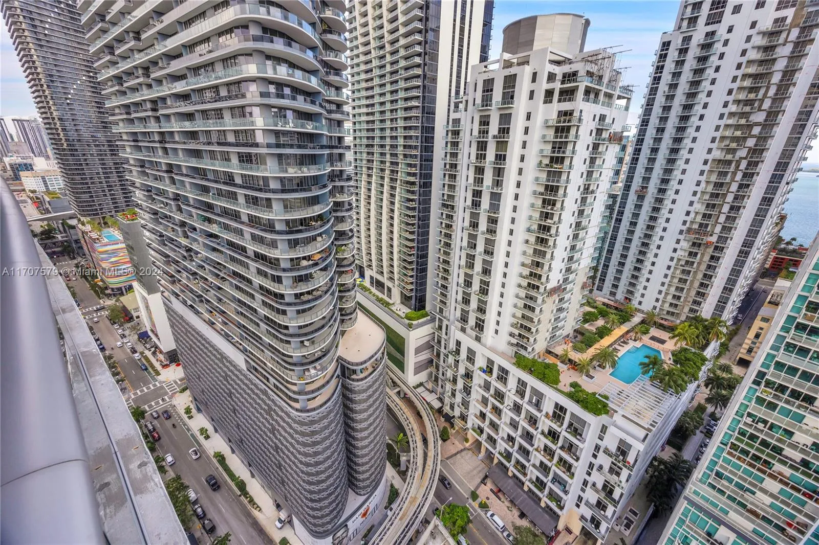 Miami, Florida 33130, United States, 2 Bedrooms Bedrooms, ,2 BathroomsBathrooms,Residential,Active,27175