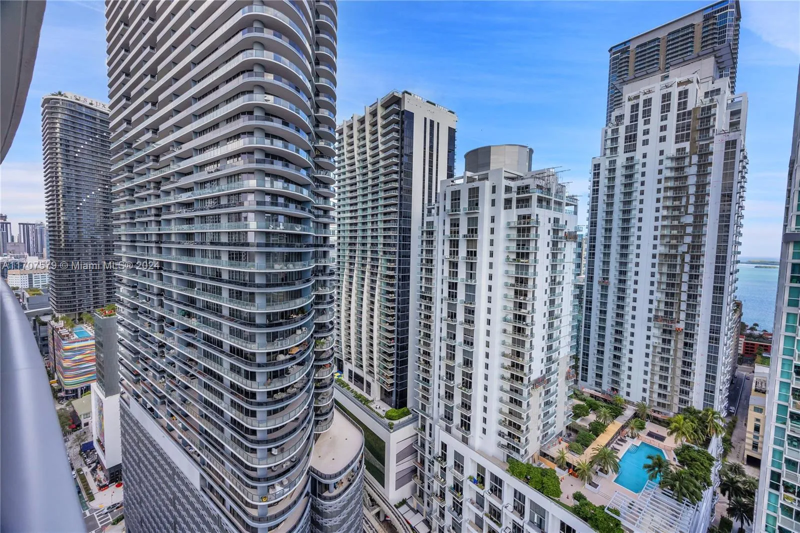 Miami, Florida 33130, United States, 2 Bedrooms Bedrooms, ,2 BathroomsBathrooms,Residential,Active,27175