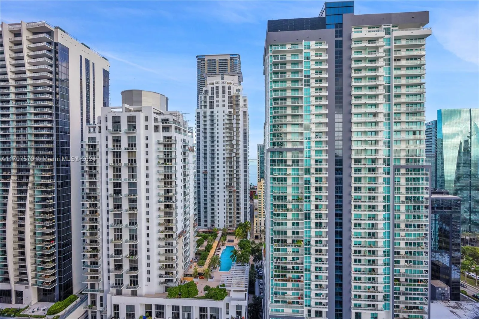 Miami, Florida 33130, United States, 2 Bedrooms Bedrooms, ,2 BathroomsBathrooms,Residential,Active,27175