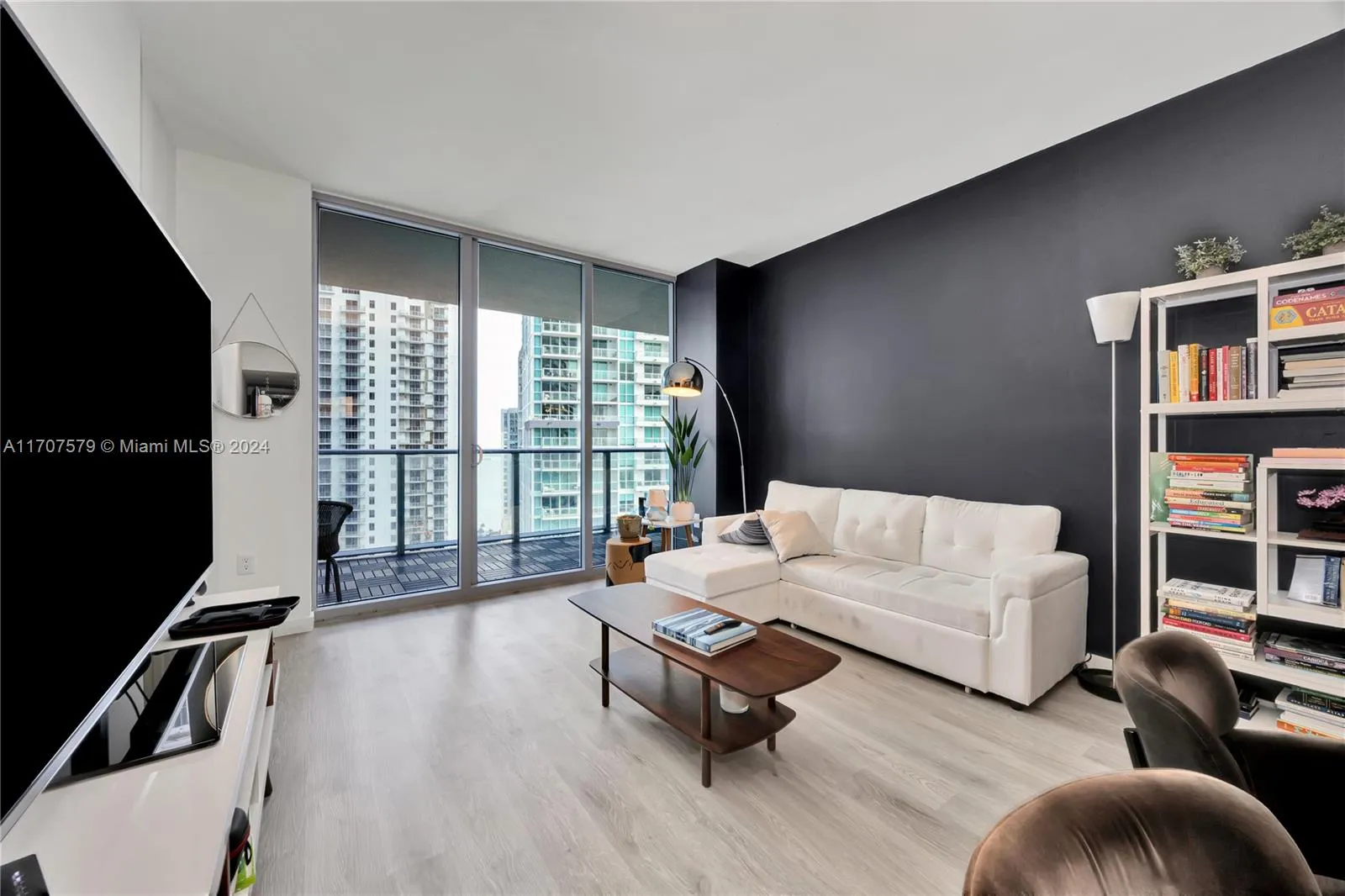 Miami, Florida 33130, United States, 2 Bedrooms Bedrooms, ,2 BathroomsBathrooms,Residential,Active,27175