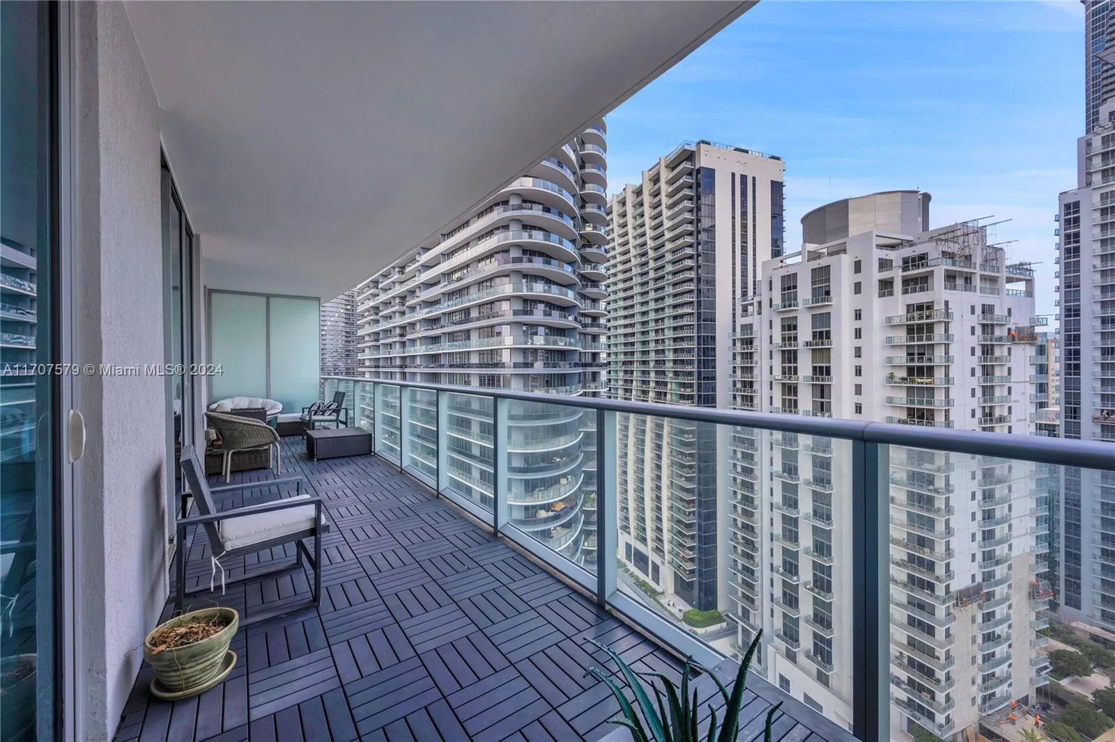 Miami, Florida 33130, United States, 2 Bedrooms Bedrooms, ,2 BathroomsBathrooms,Residential,Active,27175