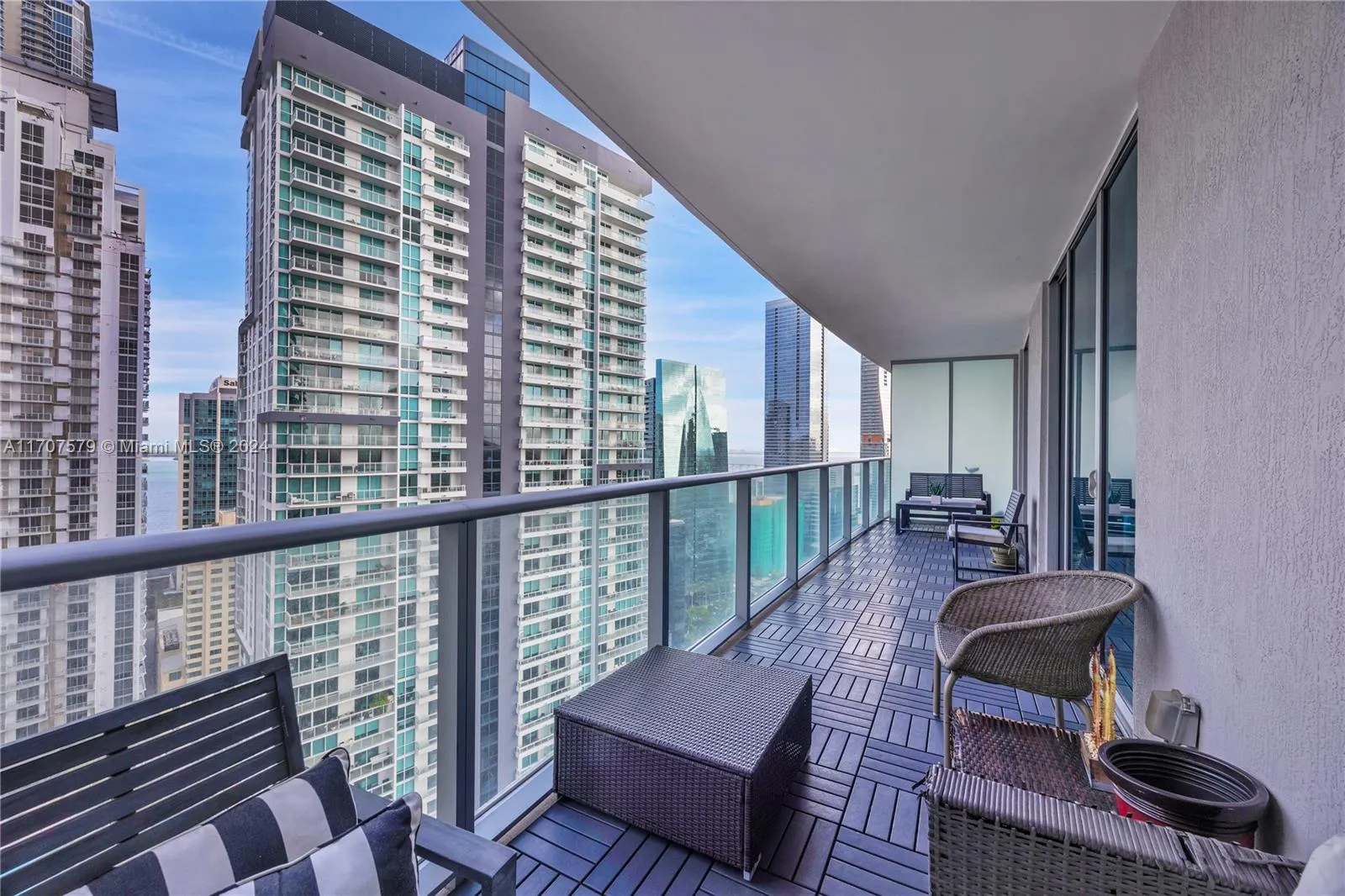 Miami, Florida 33130, United States, 2 Bedrooms Bedrooms, ,2 BathroomsBathrooms,Residential,Active,27175