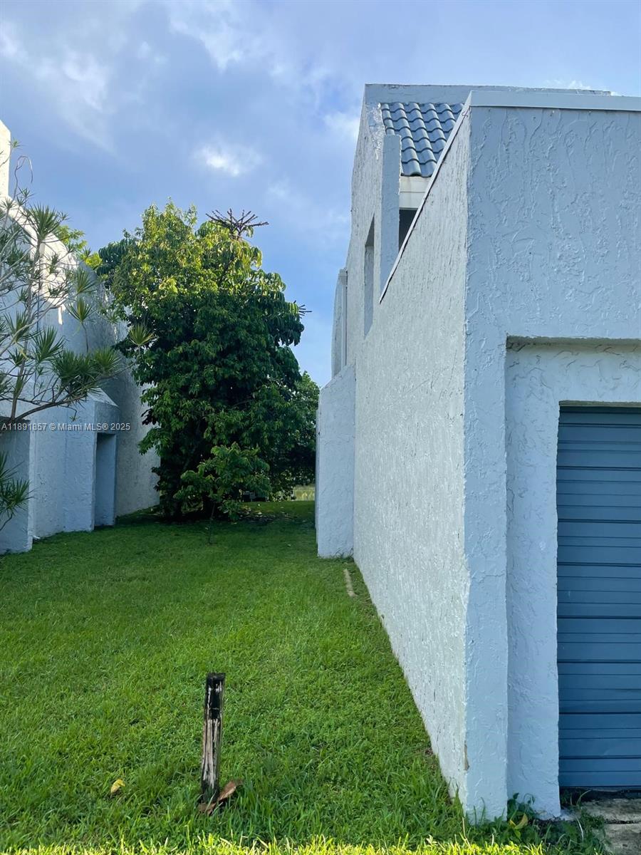 WIMBLEDON TOWNHOUSE III-8 - Residential